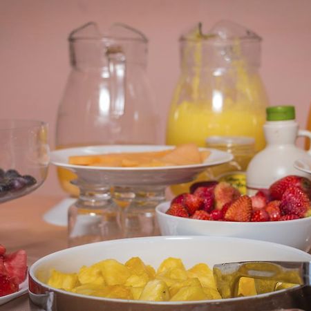 Ebony Hotel 와라스 외부 사진