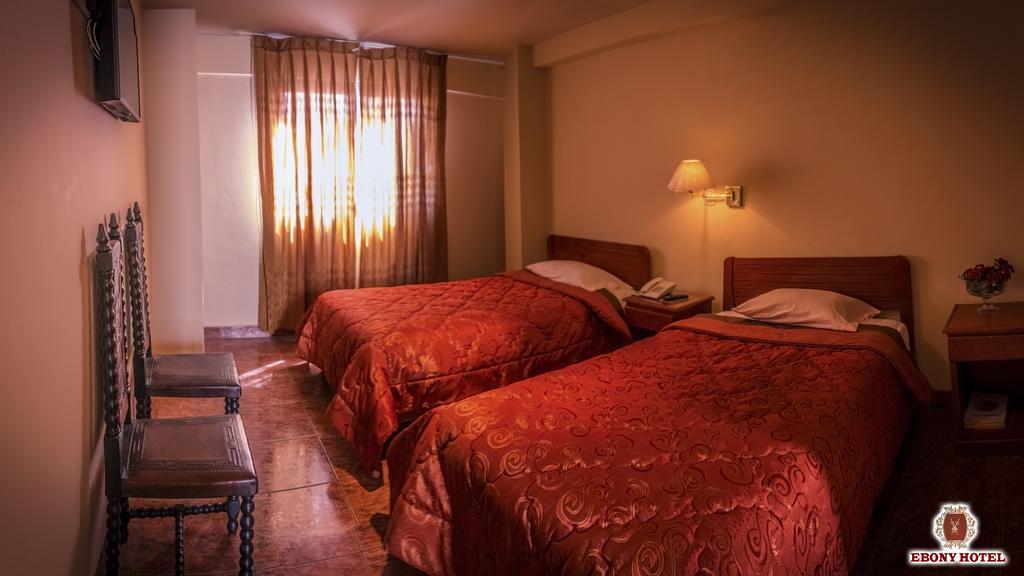 Ebony Hotel 와라스 외부 사진