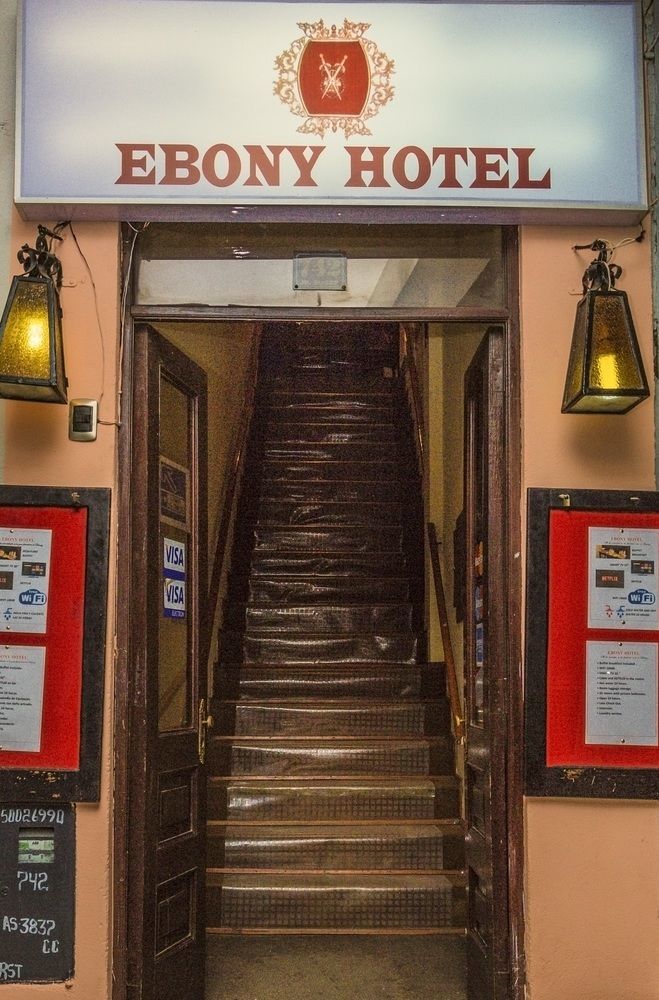 Ebony Hotel 와라스 외부 사진
